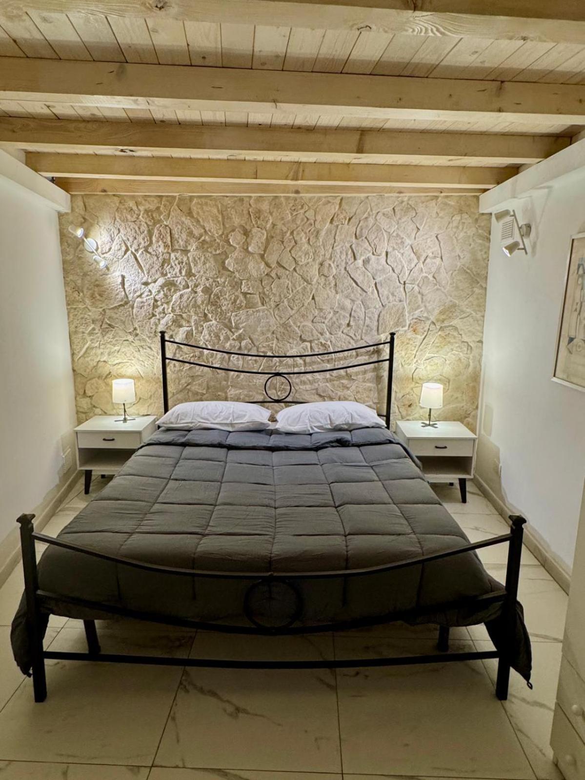 Casa vacanze Finicchia Art House *